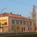 2-х этажное отдельно стоящие здание по улице Ленина. Площадь 1280 кв.м