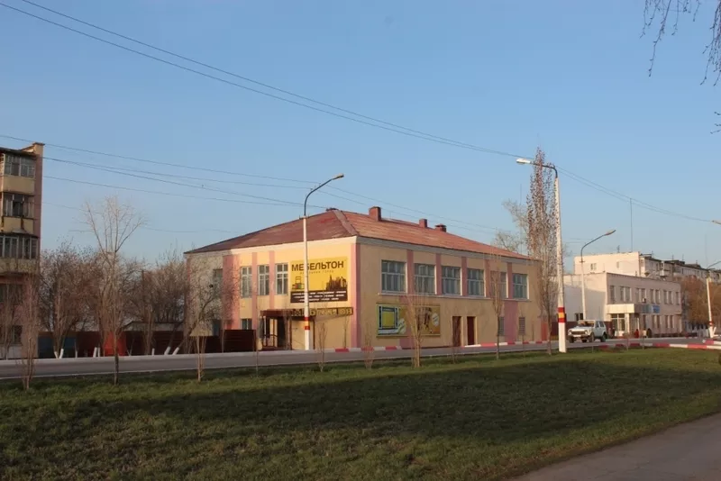 2-х этажное отдельно стоящие здание по улице Ленина. Площадь 1280 кв.м 2