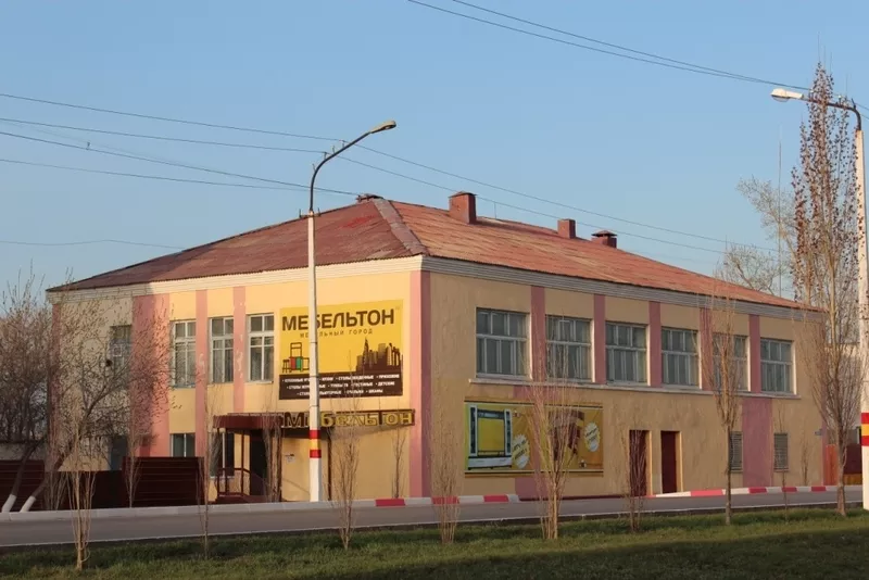 2-х этажное отдельно стоящие здание по улице Ленина. Площадь 1280 кв.м