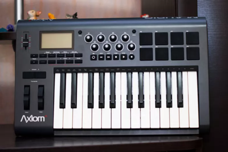 Продам midi-клавиатуру M-Audio Axiom 25 mk2